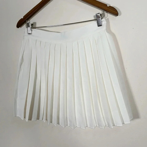 ADIKA | WHITE  TENNIS SKIRT - Picture 9 of 11